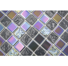 Mosaikfliesen in quadratischer Form für Wand- und Bodengestaltung.