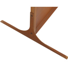 Vue détaillée d'un pied de chaise en bois