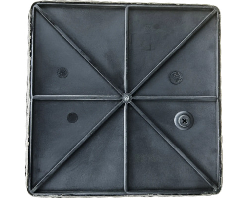 Plaque carrée en plastique avec renforts