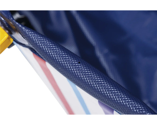 Gros plan d'un sac de transport bleu avec une poignée structurée