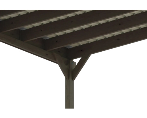 Vue détaillée d'une construction de carport en bois avec poteaux, poutres transversales, liens et toiture en plaques ondulées.