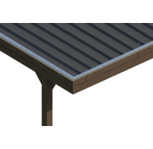 Vue détaillée d'un toit en tôle trapézoïdale avec des profilés de finition argentés et une structure en bois foncé.