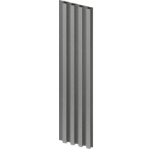 Wandpaneel mit vertikalen Lamellen aus gebürstetem Aluminium.