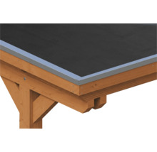 Détail d angle d une structure de toit en bois avec revêtement de toiture noir et profilé de rive en métal argenté.