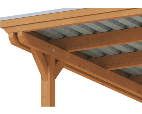 Vue de pres sur une construction en bois pour abri de voiture ou toit de terrasse avec poteau, bras de force et plaques ondulees.