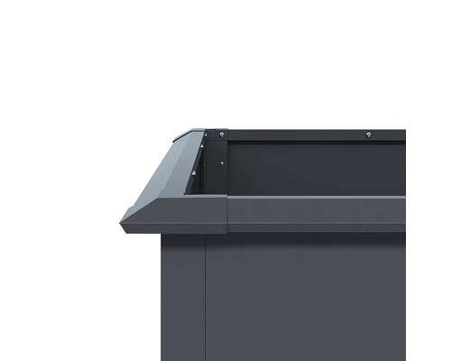 Vue détaillée du raccord d'angle d'un carré potager surélevé en métal.