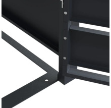 Vue détaillée d'un assemblage d'angle en métal avec vis et plaque de base perforée.