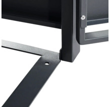 Vue détaillée d une structure métallique noire avec pied et trou pré-percé pour la fixation au sol.