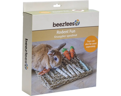 Beeztees Rodent Fun Nagetier-Spielmatte, Verpackung mit Kaninchen auf geflochtener Matte und Kauspielzeug.