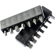 Jeu d'embouts de vissage variés dans deux supports en plastique noir.