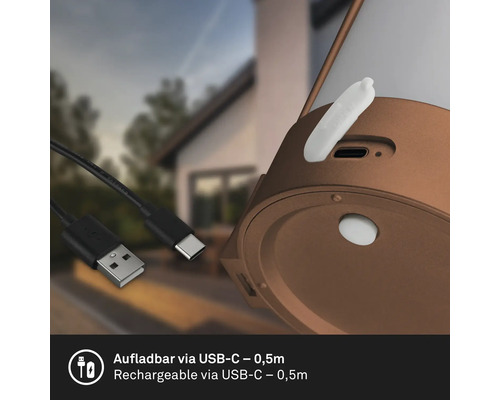 Vue détaillée d une lampe avec port de charge USB-C et un câble de recharge de 0,5 mètre.