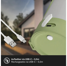 Gros plan d une lampe avec port USB C et un câble de chargement blanc d une longueur de zéro virgule cinq mètre.