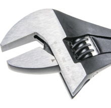 Rollgabelschlüssel aus Stahl in Schwarz und Silber mit Millimeterskala von 0 bis 40.