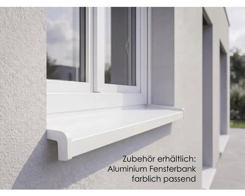 Aussenfensterbank aus Aluminium montiert unter einem Fenster an einer Hausfassade.