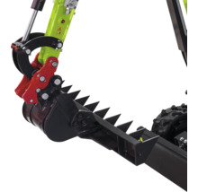 Godet d'excavatrice avec grappin denté noir et rouge en acier pour mini-pelle.