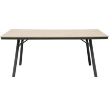 Table rectangulaire avec plateau en aspect bois clair et piètement en métal noir.
