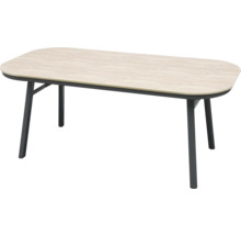 Table de jardin ovale avec plateau aspect bois clair et structure en métal foncé.