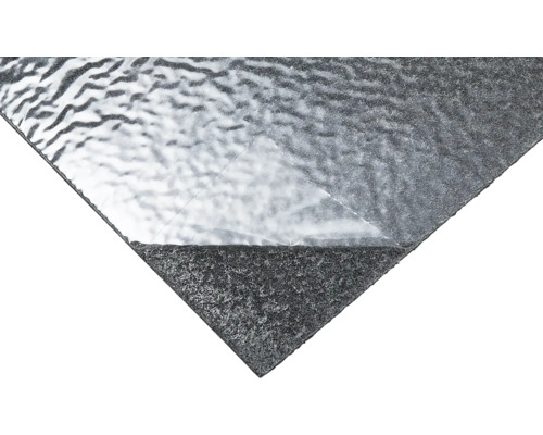 Panneau isolant autocollant avec surface en aluminium structuré et dessous sombre en feutre ou laine minérale.