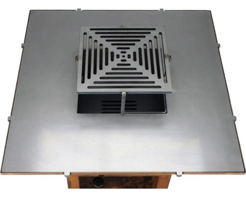 Quadratische Grillplatte aus Metall mit einem erhöhten zentralen Grillrost und Schlitzen.