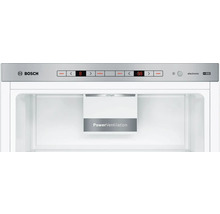 Panneau de commande Bosch avec affichage numérique pour 8 et moins 18 degrés Celsius, et vue intérieure avec éclairage LED et PowerVentilation.