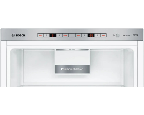 Panneau de commande Bosch avec affichage numérique pour 8 et moins 18 degrés Celsius, et vue intérieure avec éclairage LED et PowerVentilation.