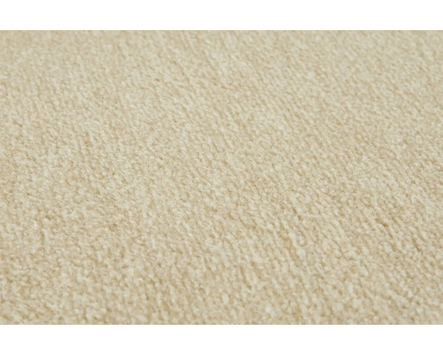 Teppichboden mit weicher Textur und dichter Oberfläche.