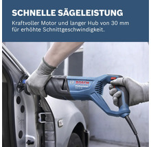 Bosch Professional Säbelsäge GSA 12-30 schneidet Autoblech mit 30 Millimeter Hub für hohe Schnittgeschwindigkeit.
