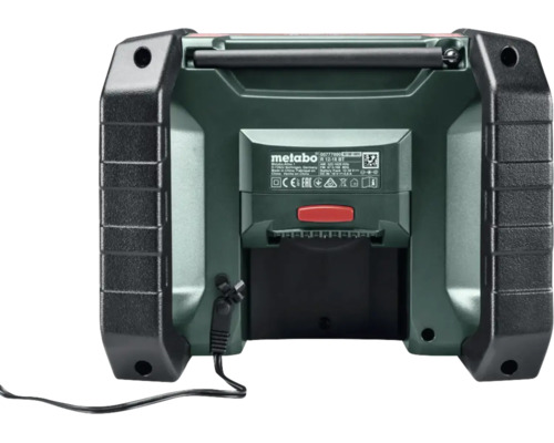 Rückansicht des Metabo Baustellenradios R 12-18 BT mit Metabo Logo, Antenne, Akkufach, Netzstecker und Zertifizierungszeichen.
