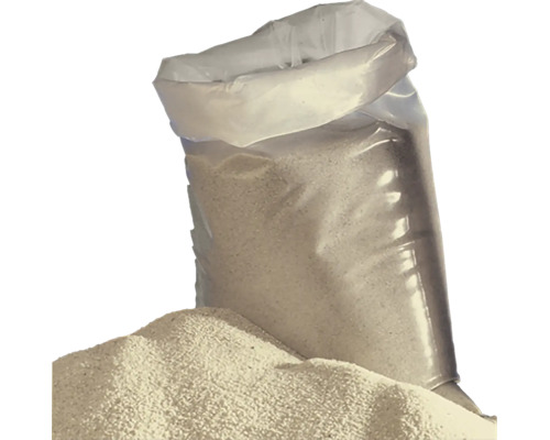 Feiner Sand in einem transparenten Kunststoffbeutel.