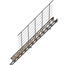 Gerade Treppe mit Metallgestell, Holzstufen und Geländer.