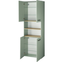 Armoire haute avec portes vertes ouvertes, étagères en verre, étagères aspect bois et poignées noires.