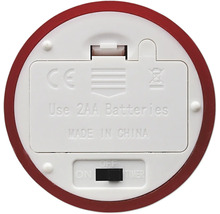 Unterseite mit Batteriefach für zwei AA-Batterien, CE-Kennzeichnung, Entsorgungshinweis und Dreiwege-Schalter für Ein, Aus und Timer.