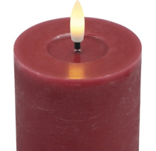 LED-Stumpenkerze in Rot mit realistisch flackernder LED-Flamme.