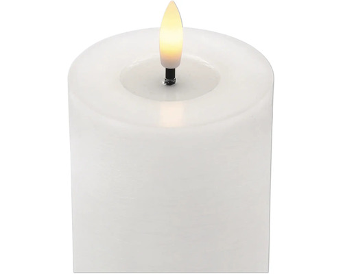 Bougie LED pilier blanche dotée d'une flamme vacillante réaliste.