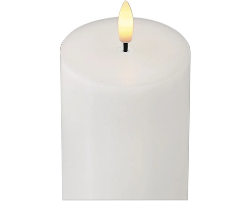 Weisse LED-Stumpenkerze mit Licht in Flammenform.