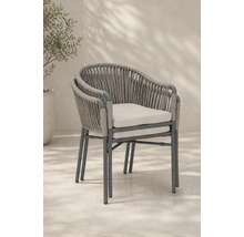 Deux chaises de jardin empilables avec cordage gris, structure en métal et coussins d'assise clairs.