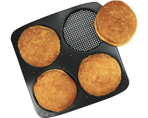 Burger-Backform für vier Brötchen mit perforiertem Boden und Sesambrötchen.
