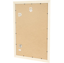 Rückseite eines Bilderrahmens aus Holz mit Metallaufhängern für Hochformat und Querformat sowie MDF-Rückwand.