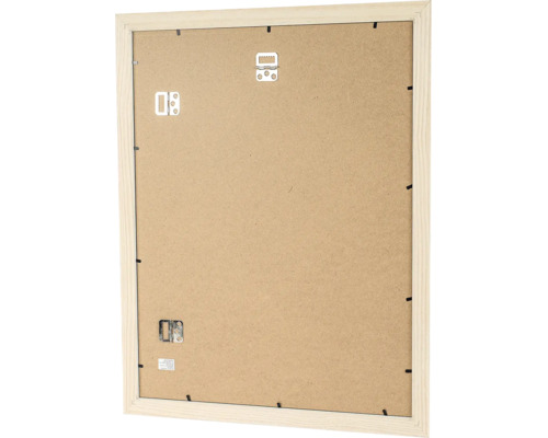 Rückansicht eines Bilderrahmens aus Holz mit Rückwand aus Hartfaserplatte und drei Zackenaufhängern für Hoch- und Querformat.
