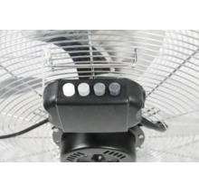 Nahaufnahme eines Ventilator-Bedienfelds aus Metall mit vier Druckknöpfen für die Geschwindigkeitsstufen 0 bis 3.
