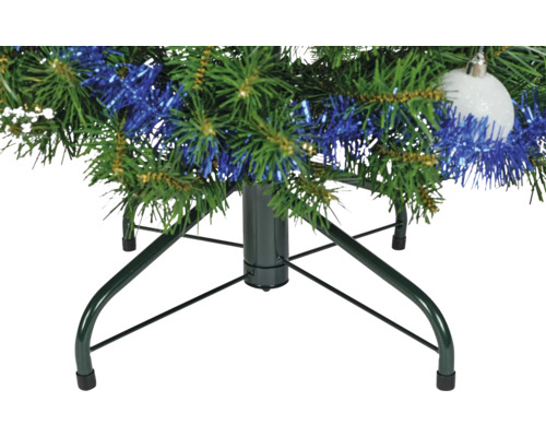 Christbaumständer aus Metall für künstlichen Weihnachtsbaum mit grünen Zweigen, blauer Girlande und weißer Kugel.