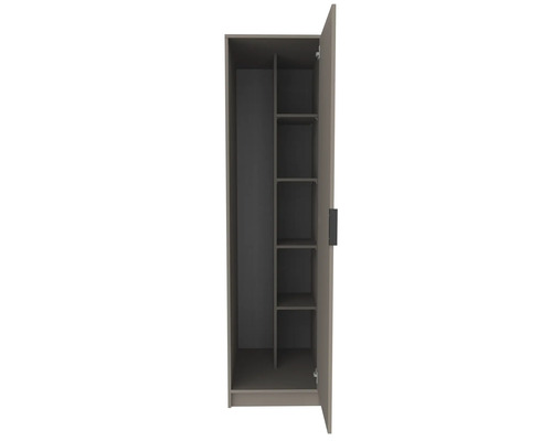 Armoire multi-usage ouverte avec espace pour balais à gauche et cinq étagères à droite.