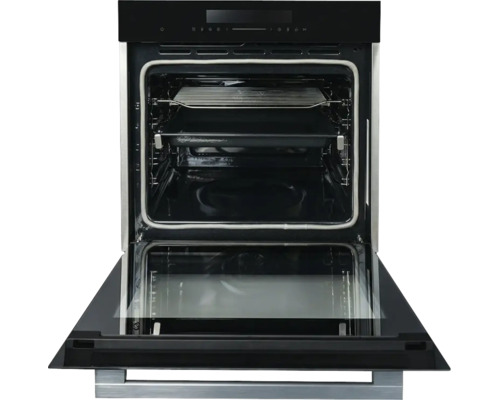 Four encastrable avec porte ouverte, plaque de cuisson et grille à l'intérieur.