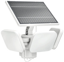 Solar-LED-Außenstrahler mit drei verstellbaren Köpfen, integriertem Solarmodul und Bewegungsmelder aus Kunststoff.