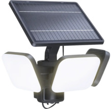 Solar-LED-Außenstrahler mit drei verstellbaren Lichtköpfen und integriertem Solarpanel.