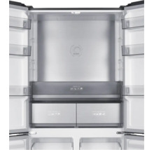Kühlschrank-Innenraum mit No-Frost-Technologie, Crisper-Zone und Schubladen für frische Lebensmittel.