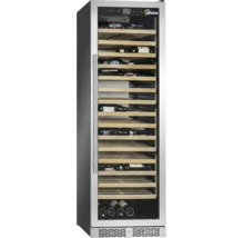 Weinkühlschrank mit Glastür, Edelstahlrahmen und Holzeinlegeböden, befüllt mit Weinflaschen.