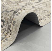 Teppich mit orientalischem Vintage-Muster, Detailaufnahme der gekettelten Kante und Rückseite.