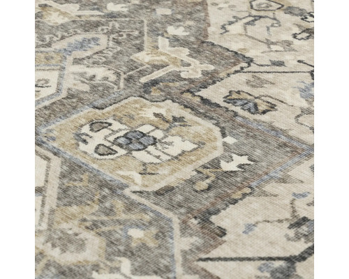Teppich mit traditionellem Orientmuster im Vintage-Stil, Detailansicht der gewebten Struktur.