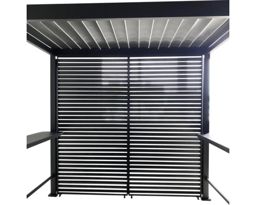 Lamellenwand für Pavillon aus Metall in Anthrazit mit horizontalen Lamellen als Sichtschutz.